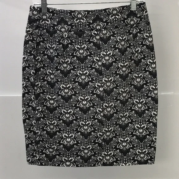 Lena Gabrielle brand Ladies Floral Print Skirt - Picture 3 of 8